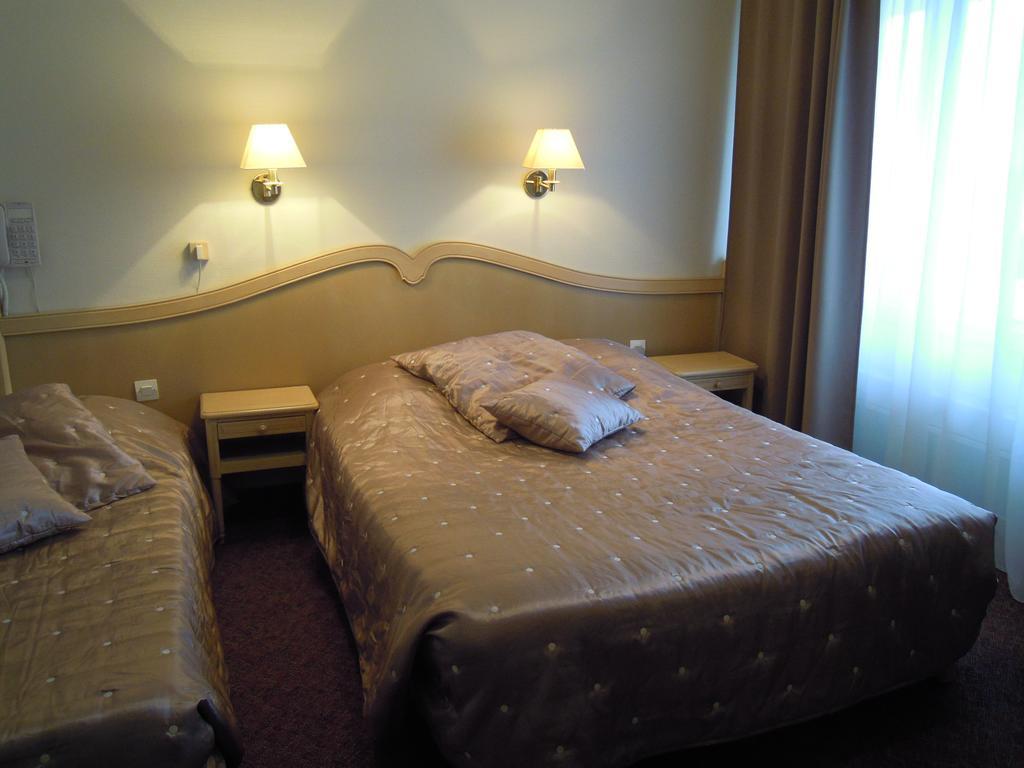 Hotel De Paris Courseulles-sur-Mer Bagian luar foto