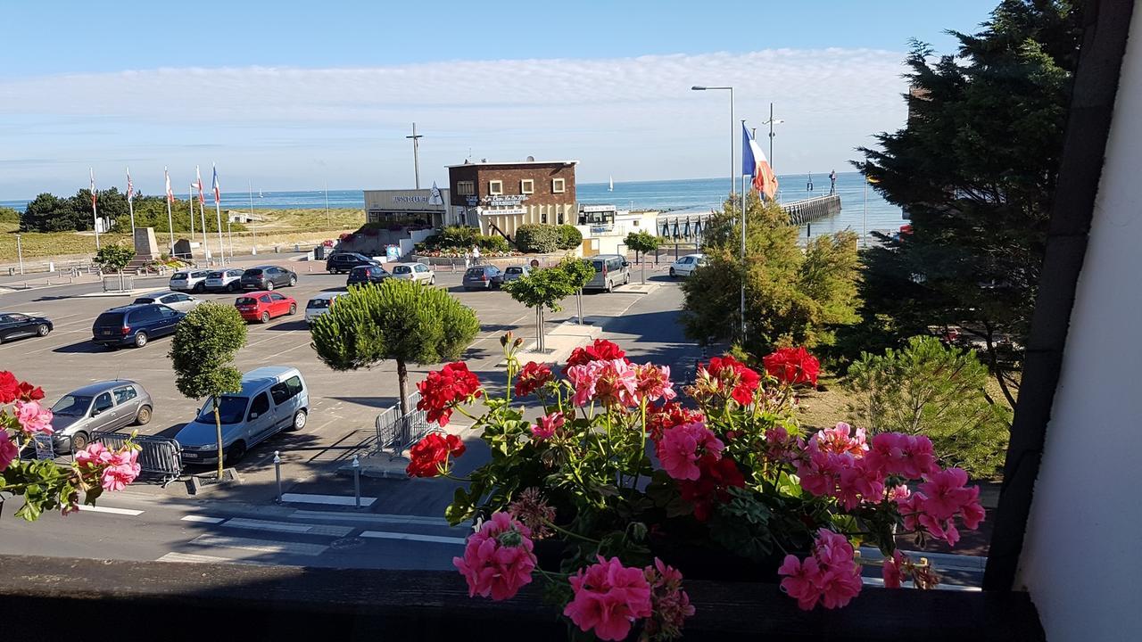 Hotel De Paris Courseulles-sur-Mer Bagian luar foto