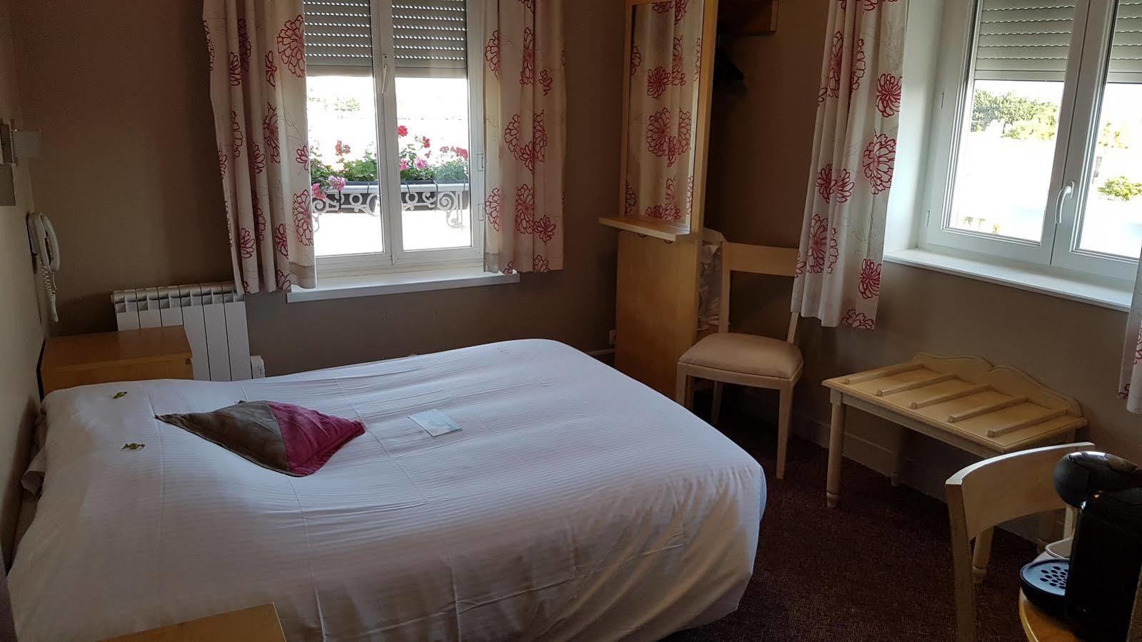 Hotel De Paris Courseulles-sur-Mer Bagian luar foto