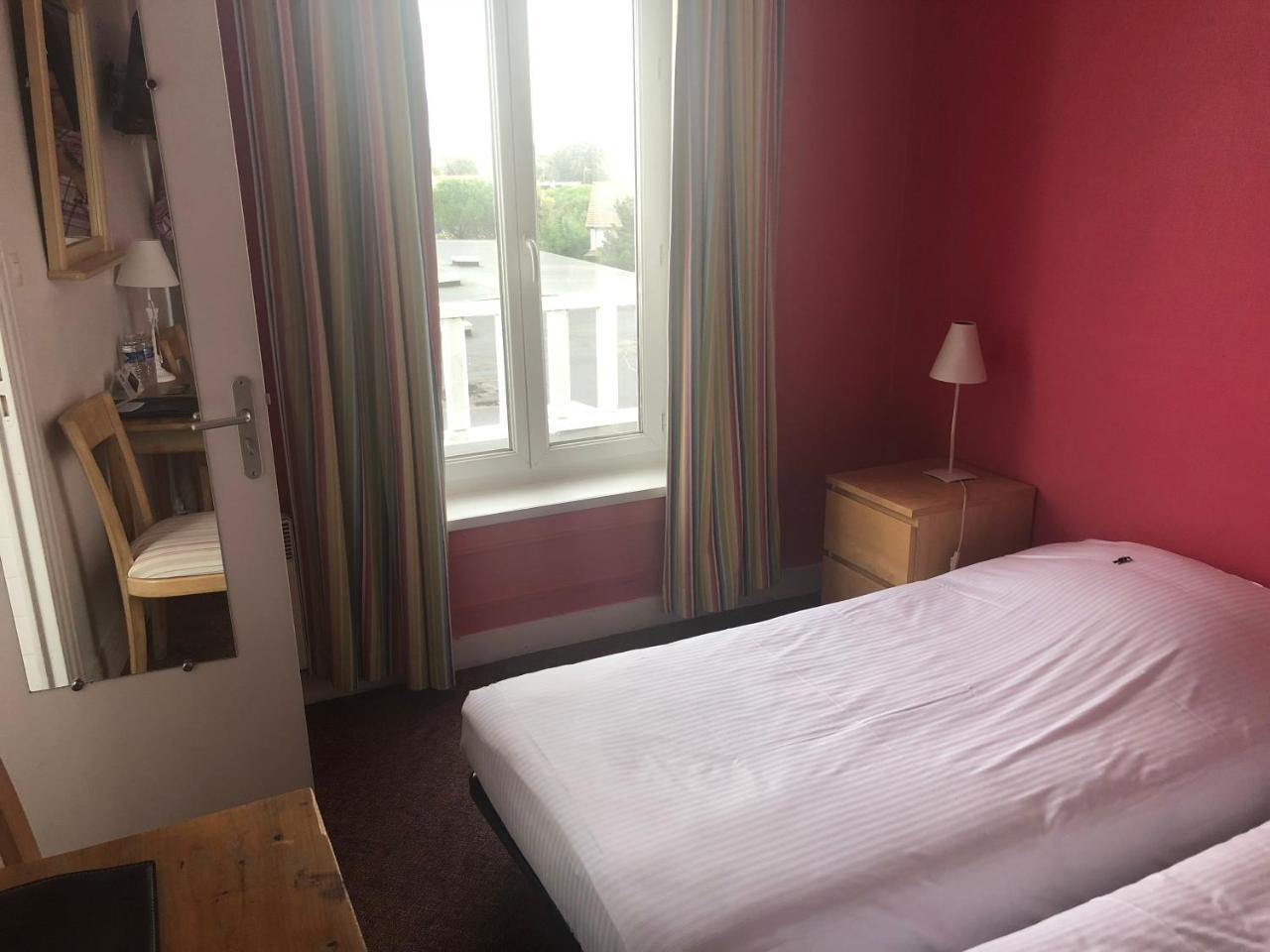 Hotel De Paris Courseulles-sur-Mer Bagian luar foto
